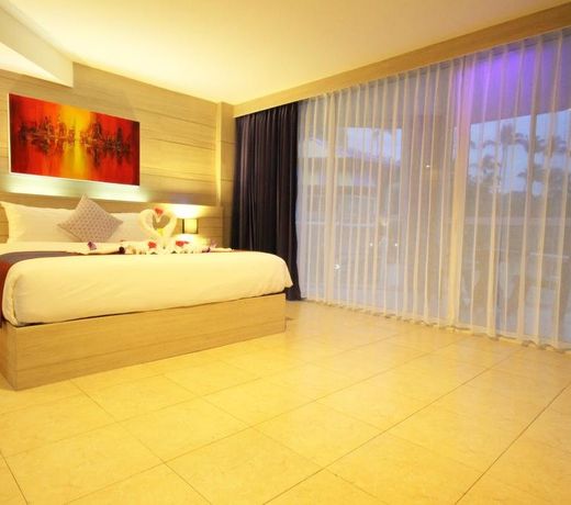 LA VENICE ON THE BEACH HOTEL