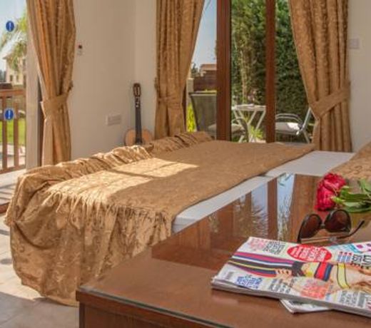 Coral Bay Sunlove Villa