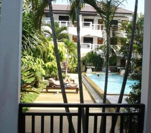 Holiday Park Hotel