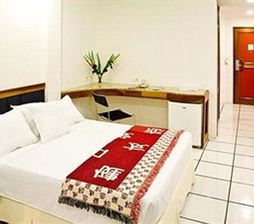 LORD MANAUS HOTEL
