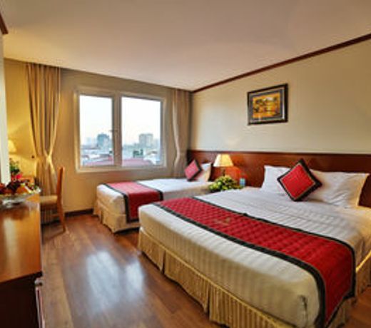 Sunny Hotel 1