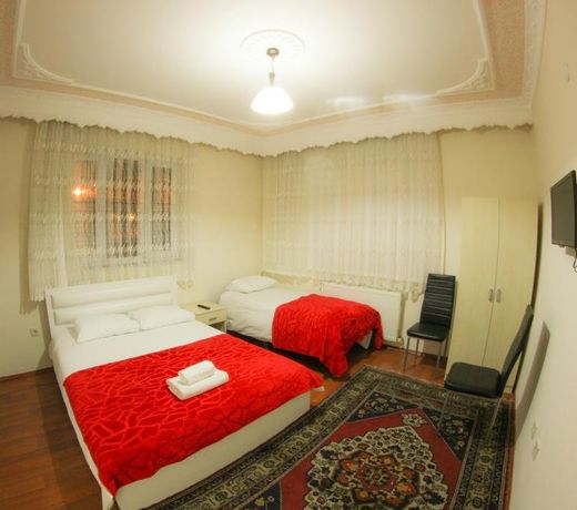 KANDIL HOUSE