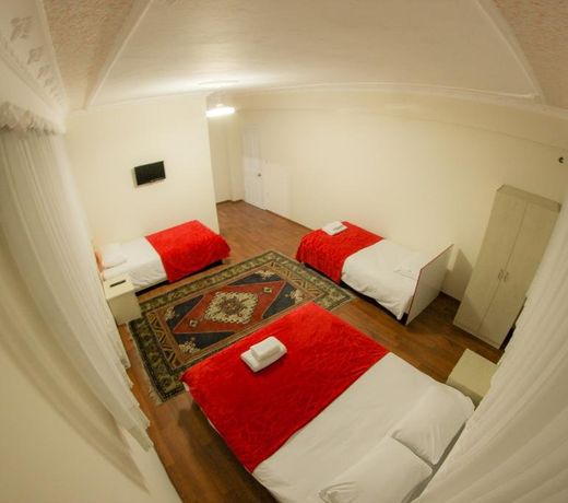 KANDIL HOUSE