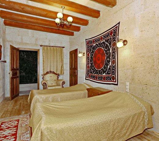 Anatolia Raymonde Cave House