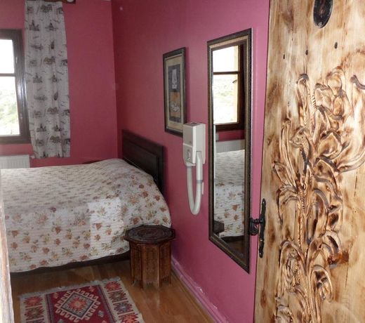 Uchisar Cave House
