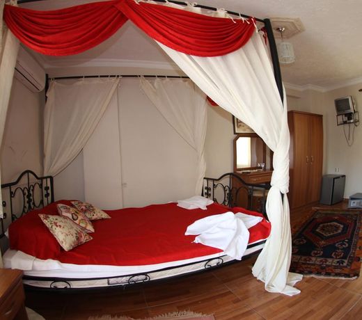 Rebetika Hotel & bistro