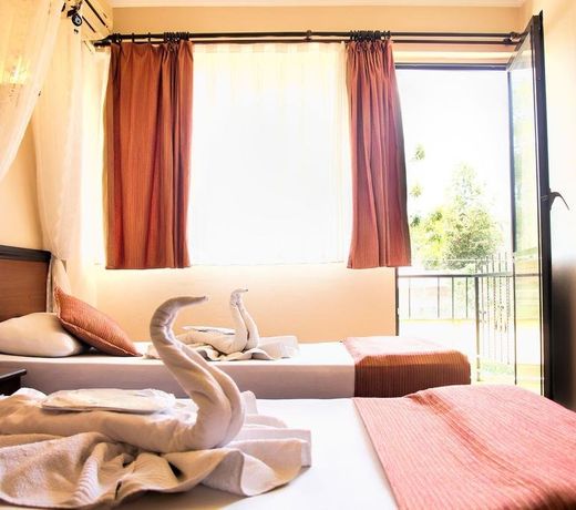 DREAMS HOTEL
