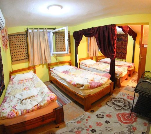 Anz Guest House