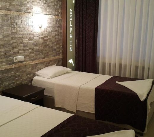 Dolphin Yunus Hotel