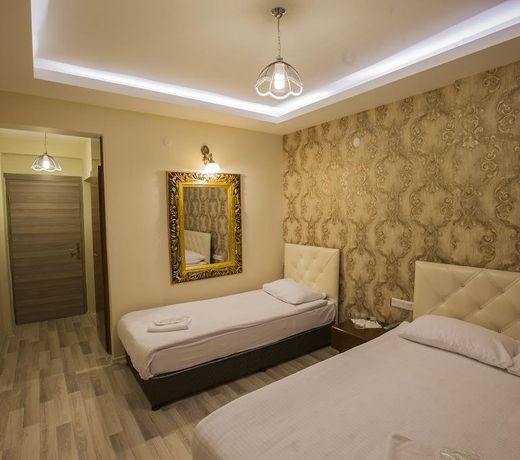 Hotel Seven Brothers