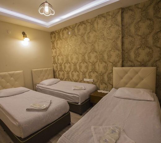 Hotel Seven Brothers