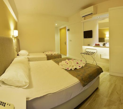 Maris Beach Hotel