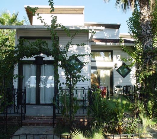 Beachwood Villas