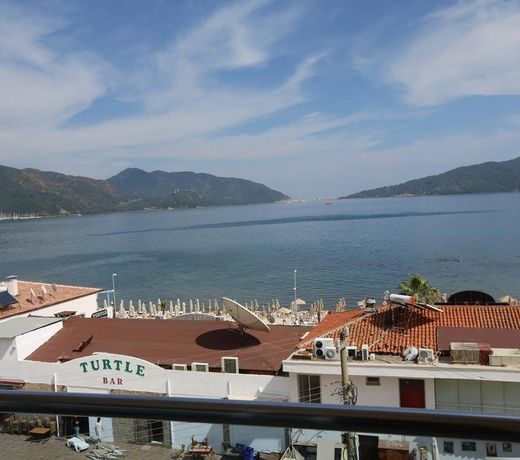 Aurasia Sea Side Hotel