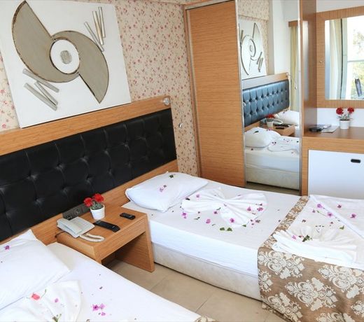Aurasia Sea Side Hotel