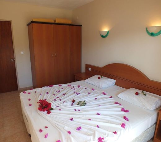 Tuntas Family Suites Kusadasi