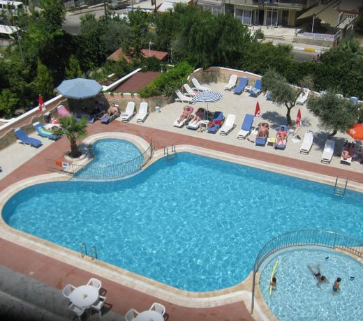 Oya Family Suites
