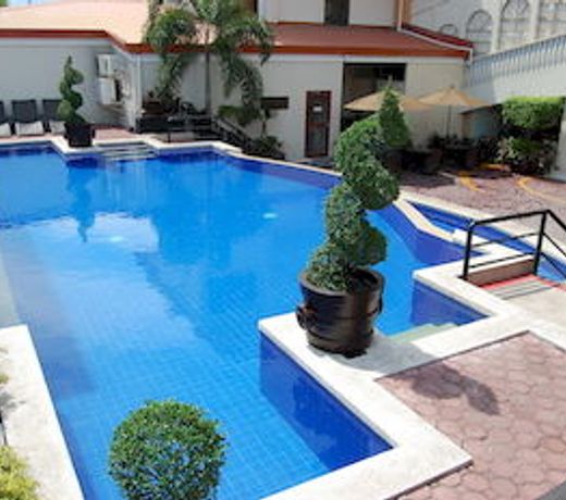 Subic Bay Travelers Hotel