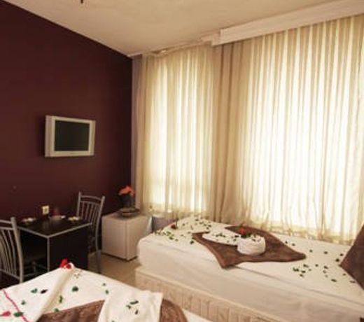 Deluxe Hotel