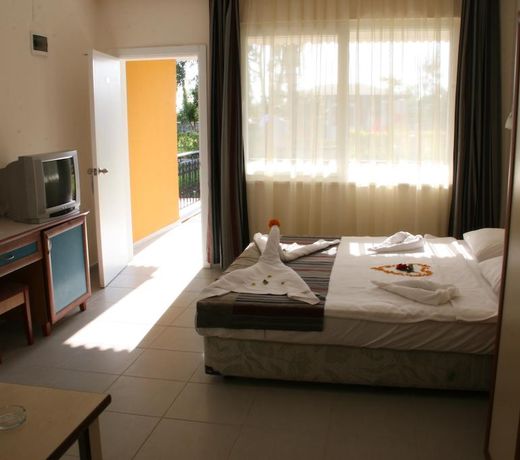 Senza Inova Beach Hotel