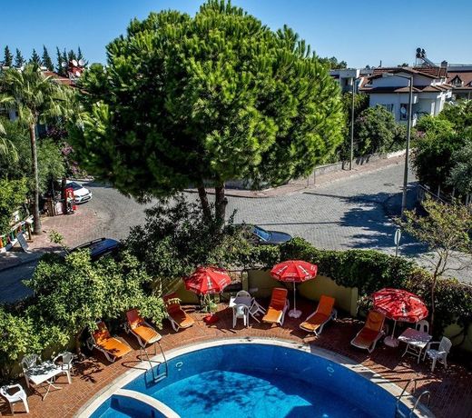 La Luna Pension