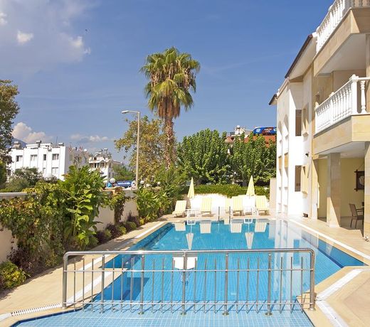 Dinara Hotel