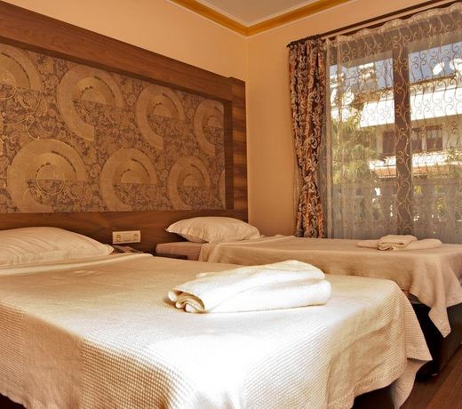 Dinara Hotel