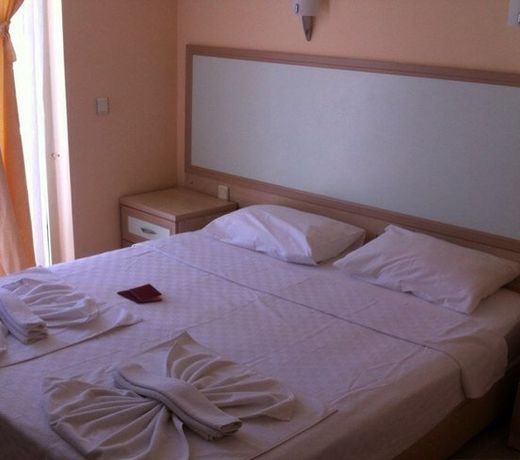Mr. Crane Hotel