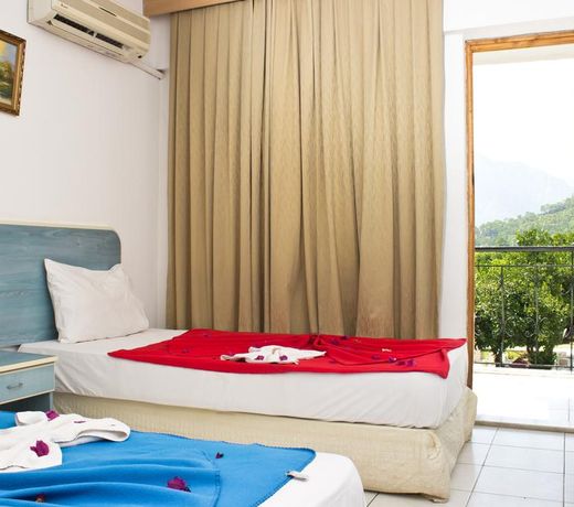 Ares Hotel
