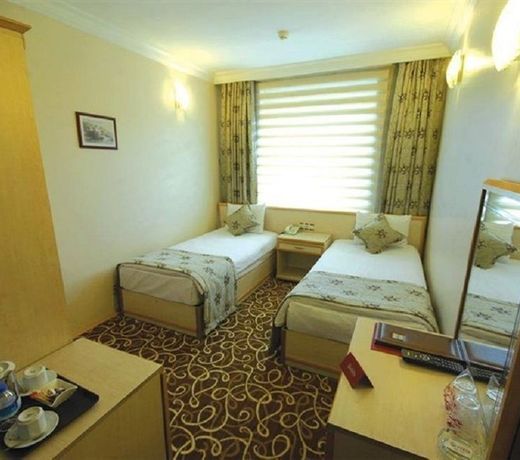 Hotel Ayata