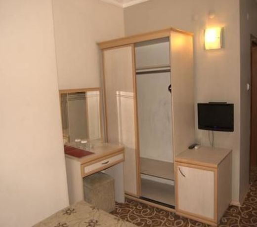 Hotel Ayata