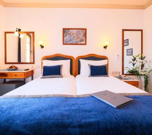 Hadrian Hotel