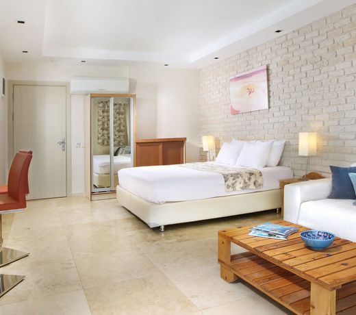 Saylam Suites