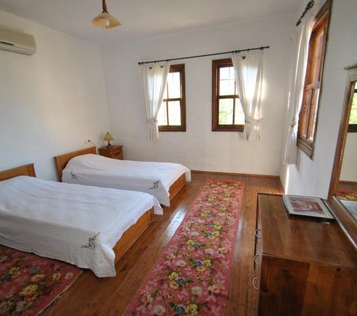 Kleo Cottages