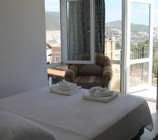 Lizo Hotel