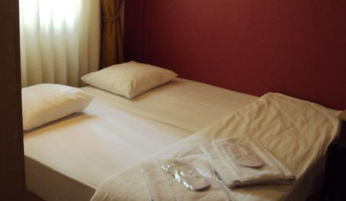 Educa Hostel Airport