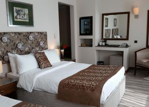 Adela Hotel