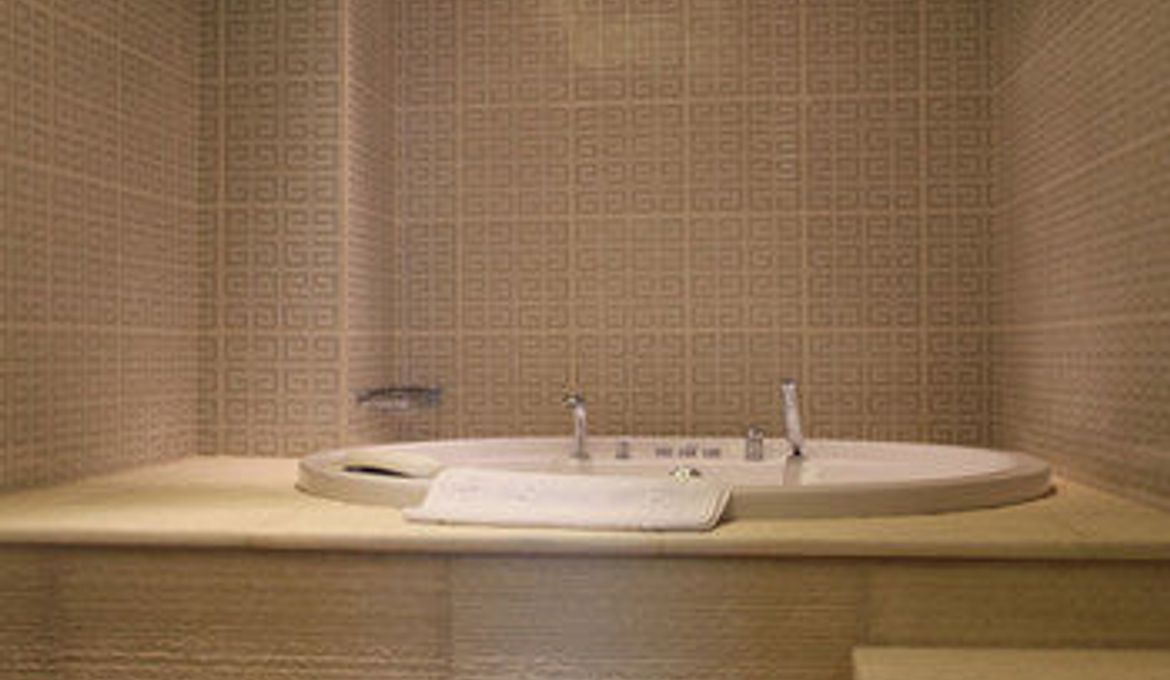 Adela Hotel