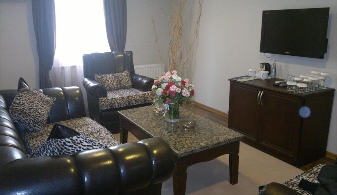 Adela Hotel