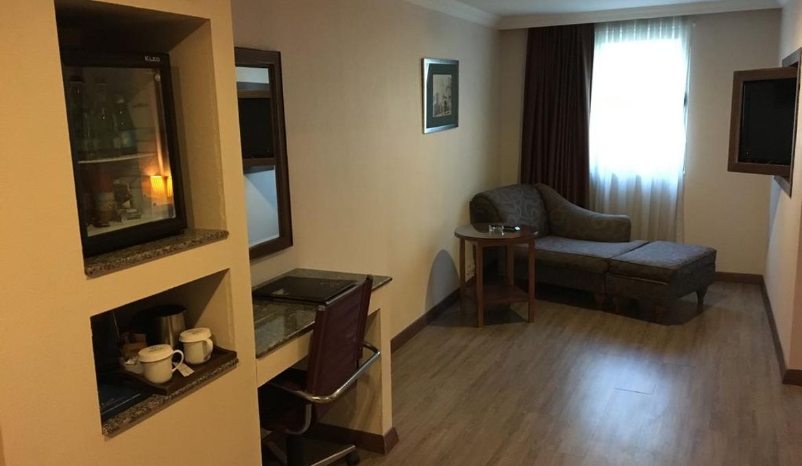Adela Hotel