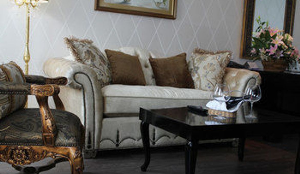 Adela Hotel