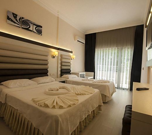HOTELUS ROYAL
