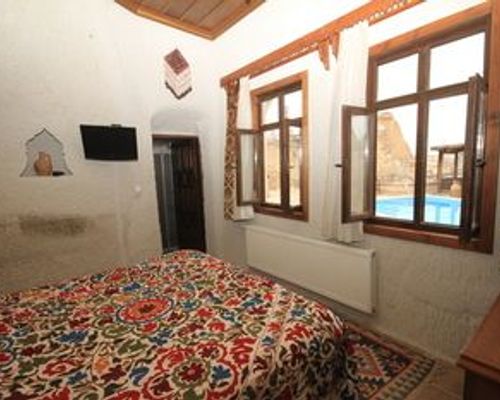 Local Cave House Hotel - Гореме - фото 1