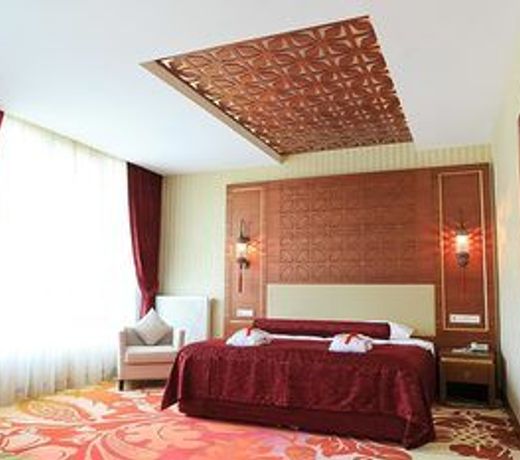 Kronos Hotel