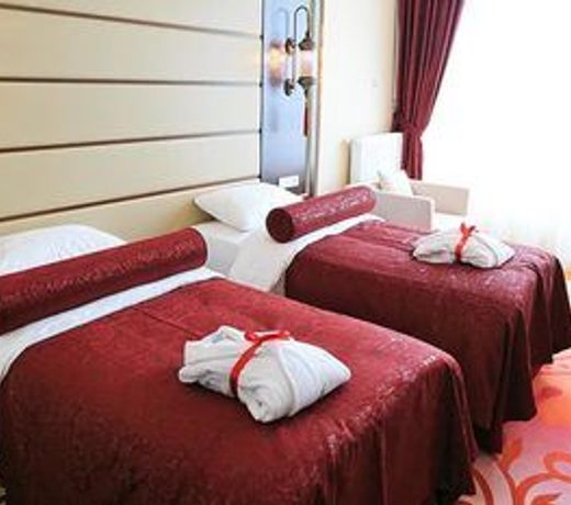 Kronos Hotel