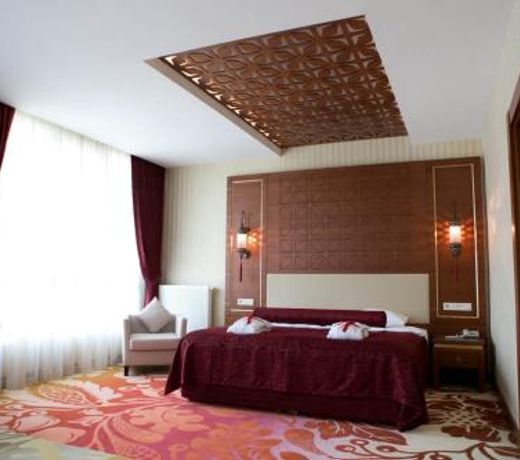Kronos Hotel