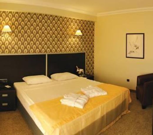 Ener Old Castle Resort Hotel