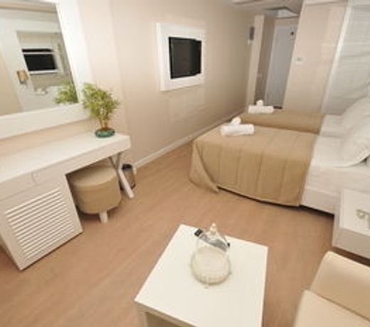 Alesta Yacht Hotel
