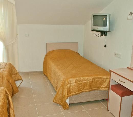 SUZANNE HOTEL