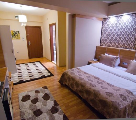 Roof Garden Hotel